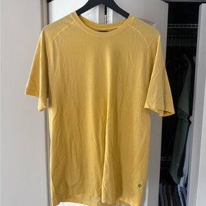 Men’s Large lululemon athletica Metal Vent Tech Short Sleeve Yellow Tee